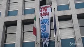 Sea Watch, a Milano la protesta sotto la sede del ministero delle Infrastrutture