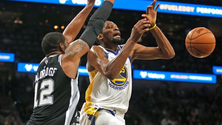 Nba: Golden State travolge New York, Toronto e Denver ok