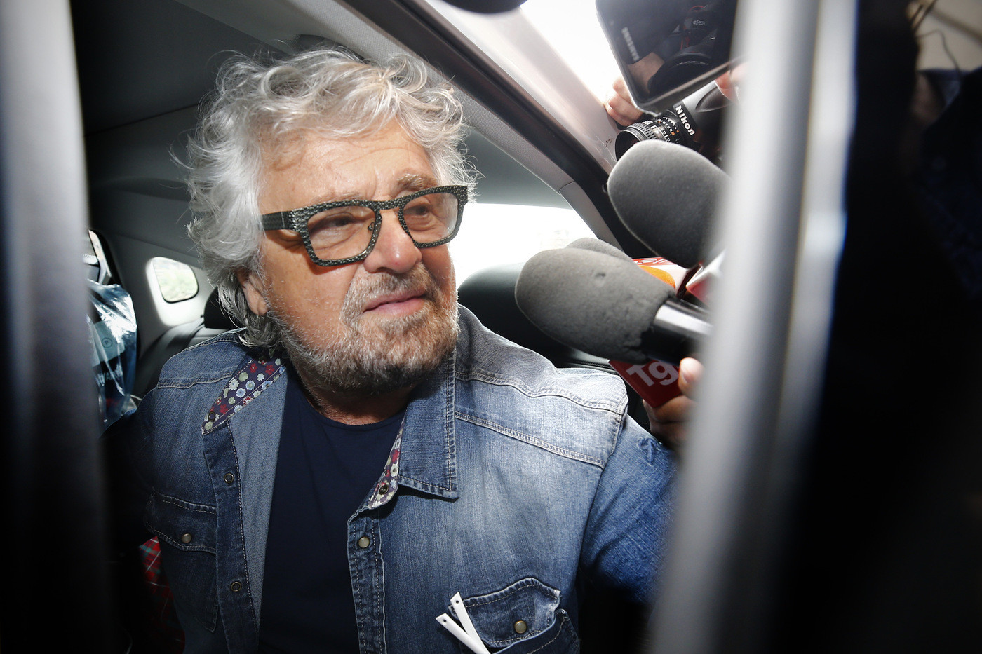 La svolta pro vax di Grillo: firma il patto per la scienza di Burioni insieme a Renzi