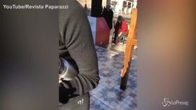 Contorsionista fa un’acrobazia, ma sbaglia le misure: la giovane finisce in ospedale