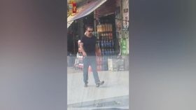 Bolivia, Cesare Battisti ripreso mentre passeggia: le ultime immagini prima della cattura