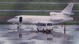 Battisti sale sull’aereo italiano giunto in Bolivia