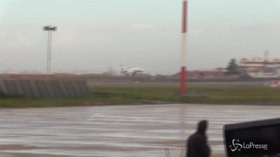 Battisti in Italia: l’arrivo a Ciampino e l’attesa di Salvini e Bonafede