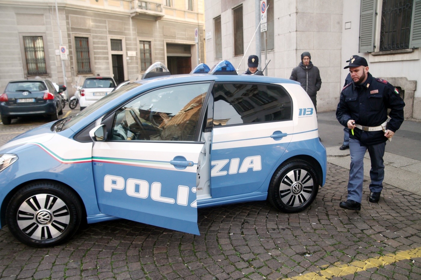 Genova, derubava i malati terminali: operatrice socio-sanitaria arrestata grazie alle telecamere