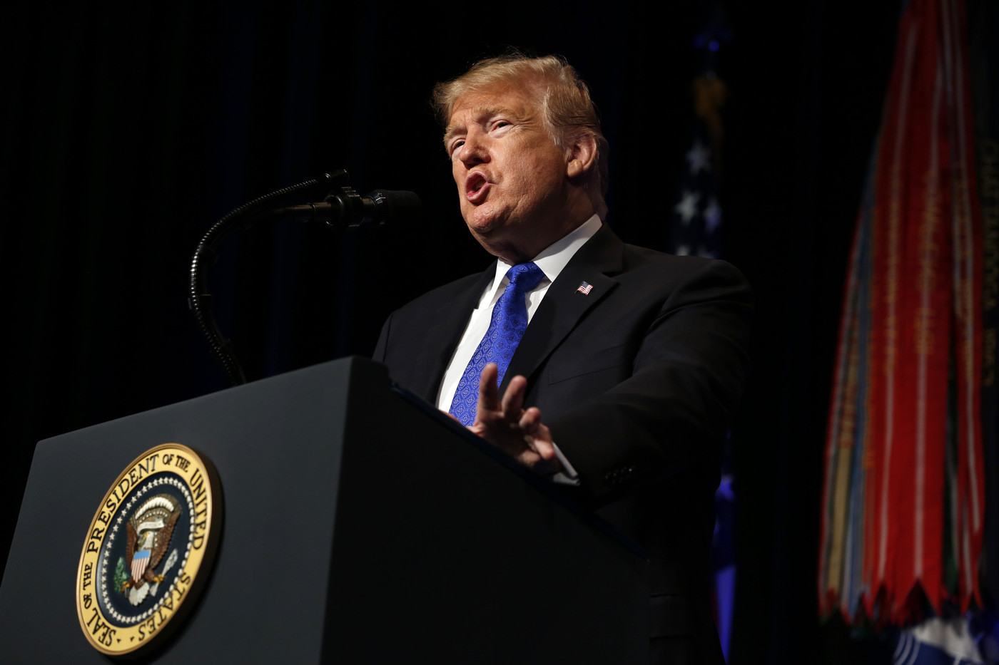 Russiagate, Buzzfeed: “Trump chiese al suo avvocato di mentire al Congresso”