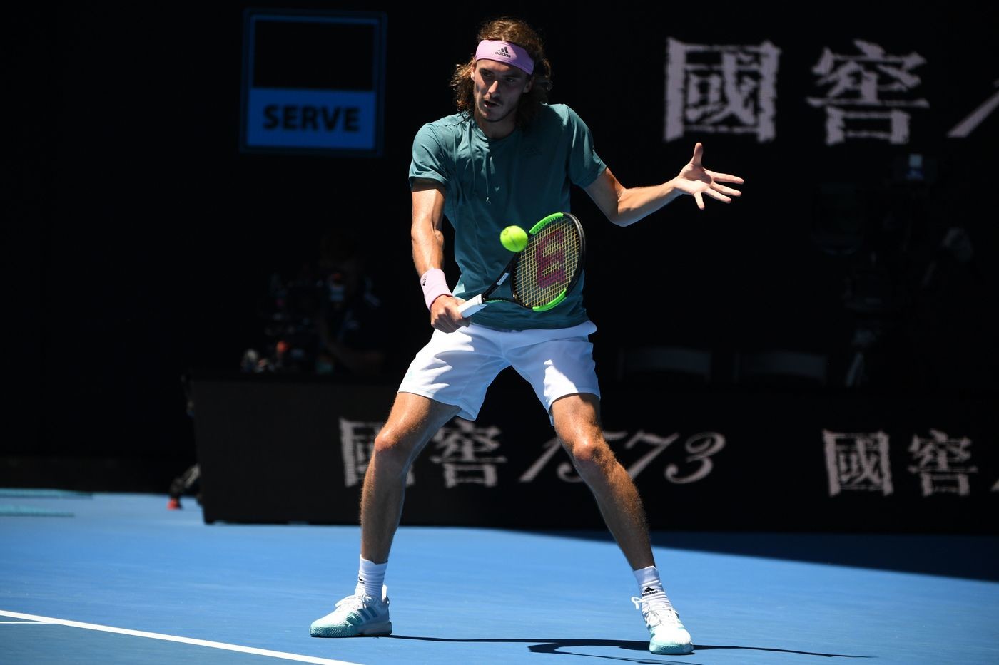 Australian Open, Tsitsipas primo semifinalista. Avanti Collins e Kvitova