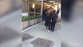 Rissa tra donne davanti all’ospedale pediatrico di Napoli