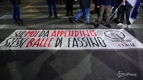 Torino, fiaccolata di Fratelli d’Italia per lo sgombero immediato dell’ex Moi
