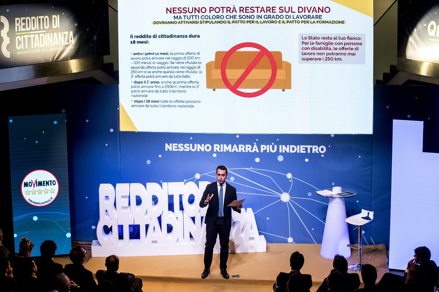 M5s, slides, navigator e la lectio magistralis per promuovere il reddito