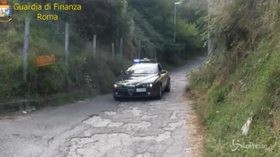 Producevano false ‘Hogan’, arrestate 5 persone nel napoletano