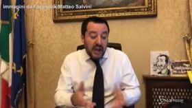 Scritte sui muri a Milano, Salvini: “Le forze dell’ordine becchino questi deficienti”