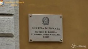 Casamonica, le immagini del sequestro della guardia di finanza