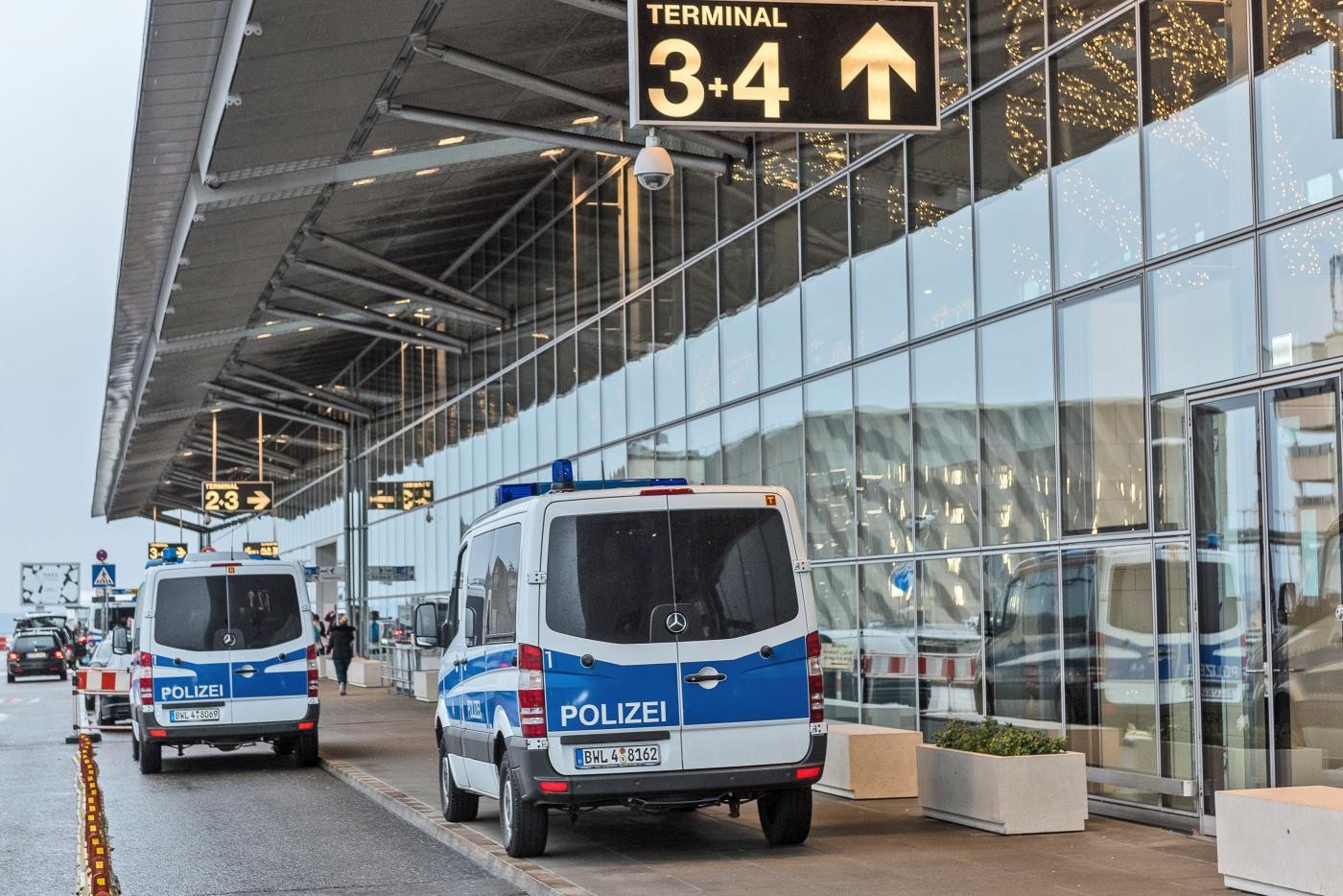 Germania, allarme bomba su un treno: 500 evacuati a Francoforte