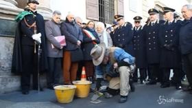 Milano, posata pietra d’inciampo per Luigi Vacchini: morì in campo di concentramento