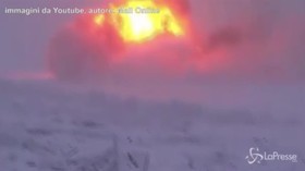 Caccia russo si schianta durante l’atterraggio: le immagini dell’esplosione