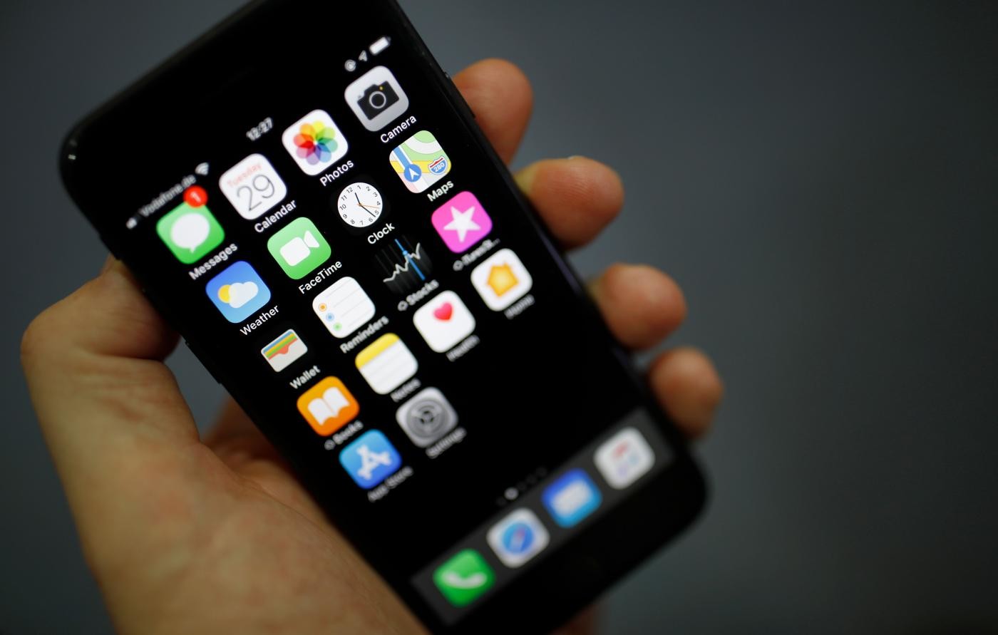 Bug nell’app di FaceTime: l’iPhone ascolta prima della risposta. Apple corre ai ripari