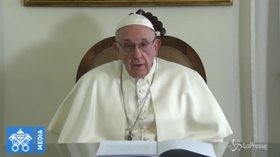 Papa agli Emirati Arabi Uniti: “La fede unisce, siamo fratelli pur essendo diversi”