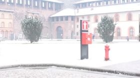 Fiocchi bianchi su Milano, le immagini dal Castello Sforzesco