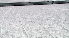 Illinois, il fiume è un serpente di ghiaccio