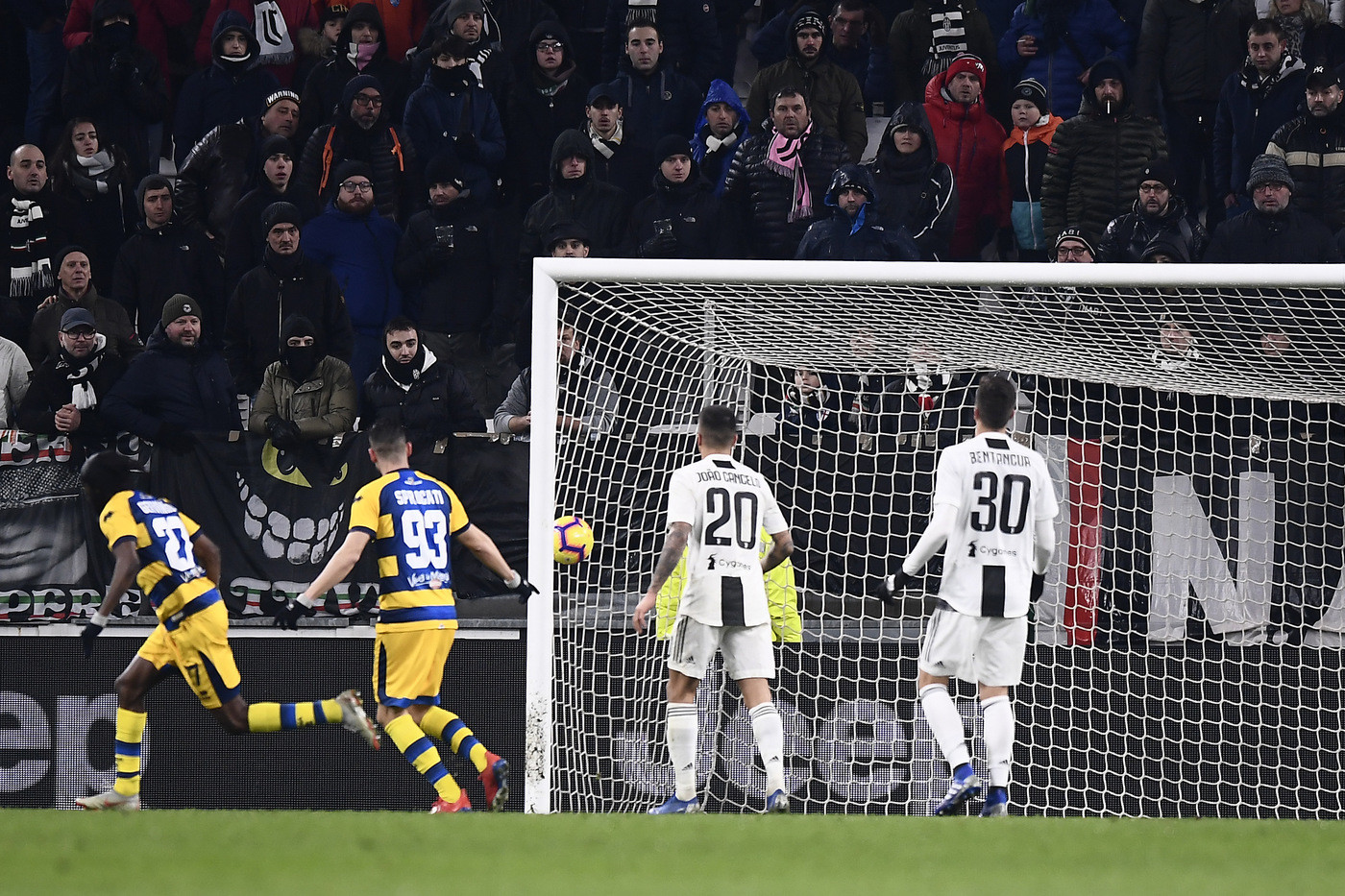 Serie A, doppio Ronaldo non basta alla Juventus: il Parma fa 3-3 al 93′