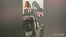 Maltempo nel Bolognese, il Reno allagato: in molti lasciano casa