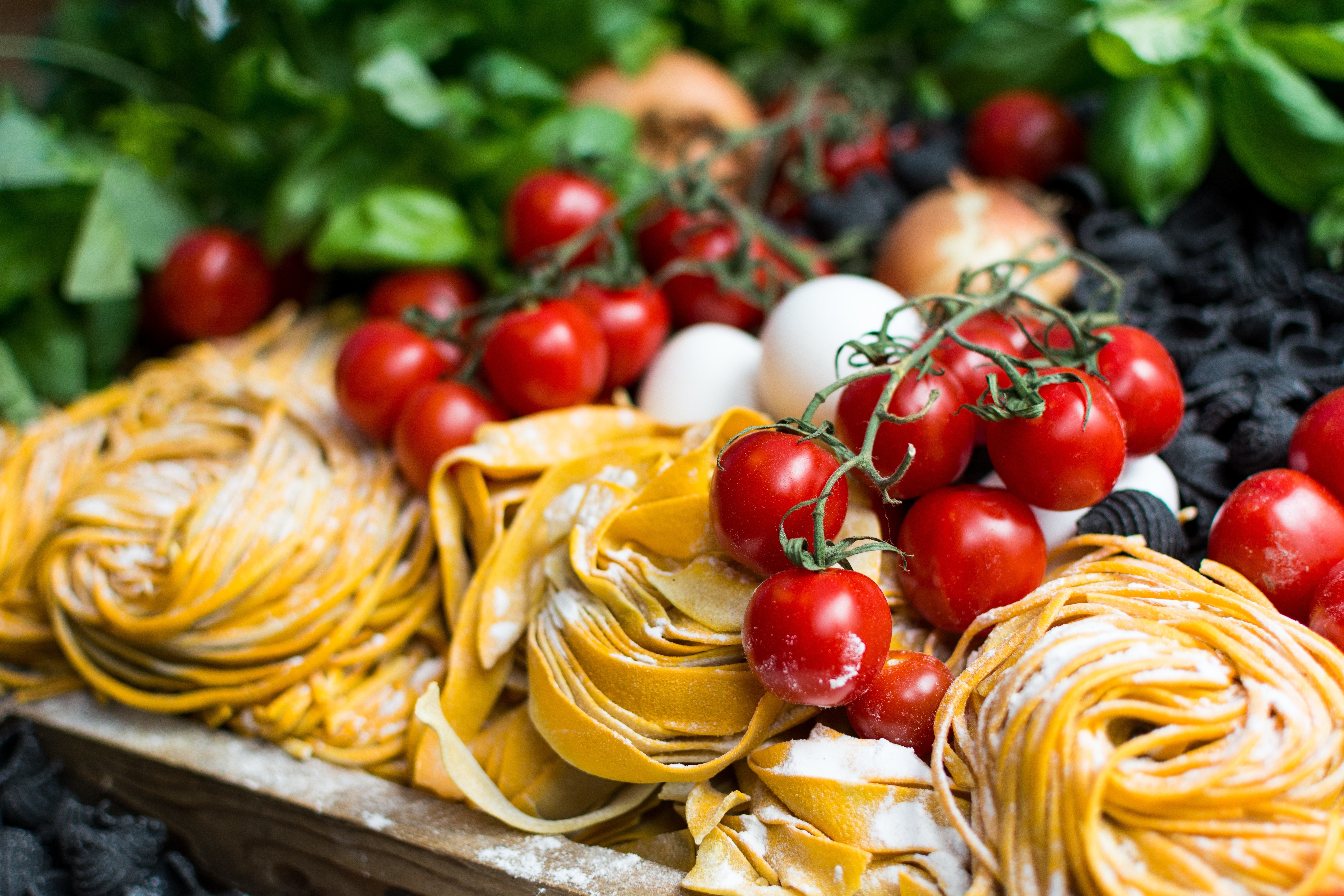 Dalla spesa giusta alle ricette della tradizione e alla doggy bag: ecco come non sprecare a tavola
