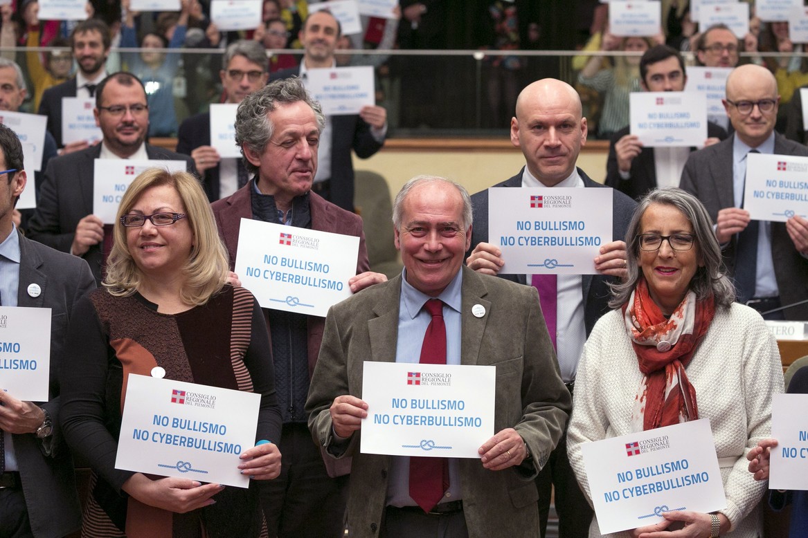 Piemonte, Consiglio regionale contro i bulli: a Novara dati preoccupanti