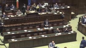 Dl Semplificazioni, governo mette fiducia: bagarre alla Camera