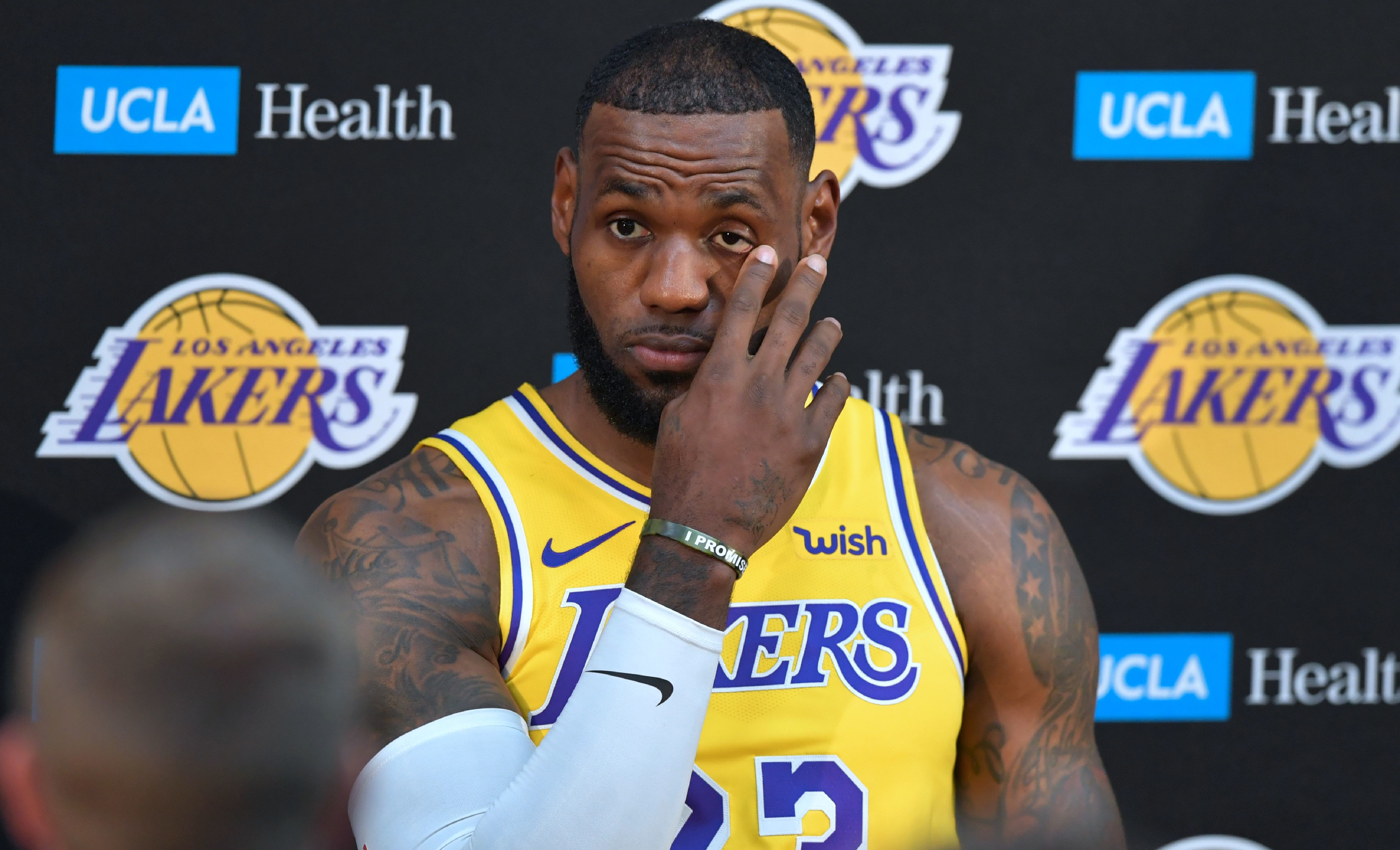 Nba: Indiana umilia i Lakers, Toronto supera Philadelphia