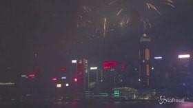 Capodanno cinese, 23 minuti di fuochi d’artificio a Hong Kong