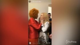 Sanremo, bacio sulle labbra tra Vanoni e Pravo