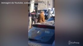 Terrore in strada a Mestre, armato di coltello minaccia e ferisce 61enne