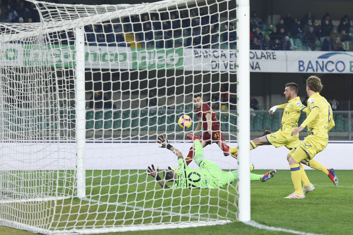 Serie A, Chievo-Roma 0-3 | Il Fotoracconto