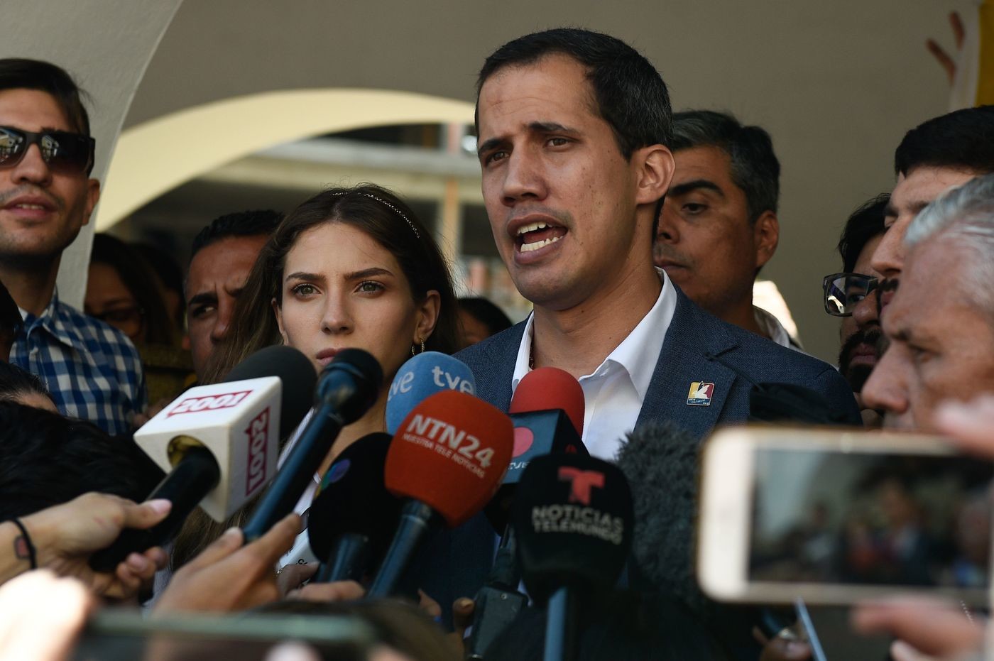 Venezuela, intesa tra M5S e Lega: “Subito nuove elezioni”. Parlamento approva la risoluzione