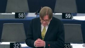 Il botta e risposta tra Verhofstadt e Conte a Strasburgo