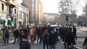 Milano, ambulanti in piazza: la manifestazione contro Area B