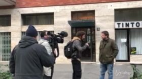 Formigoni, l’attesa dei giornalisti sotto casa dell’ex governatore lombardo