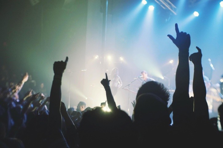 L’oroscopo di domenica 24 febbraio: Bilancia, è il momento di uscire