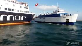 Ischia, collisione tra due traghetti