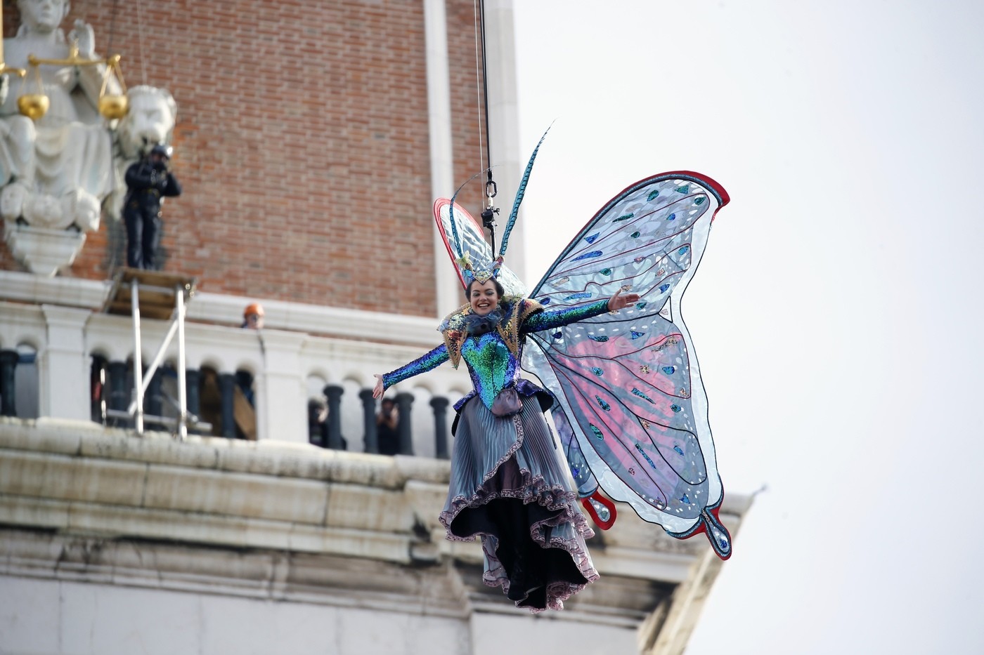 A Venezia è Carnevale, il volo dell’Angelo dà il via alla festa