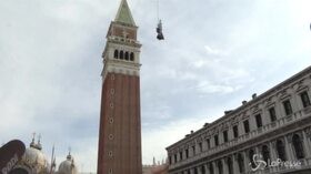 Venezia, il Volo dell’Angelo apre il Carnevale