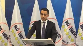 5 Stelle, Di Maio: “Via tetto dei due mandati per i consiglieri comunali”