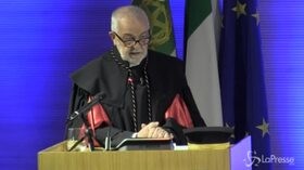 Mattarella a Milano cita Confucio: “L’Italia ragioni in termini di decenni”