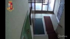 Rapinava anziane in ascensore: arrestata una 29enne