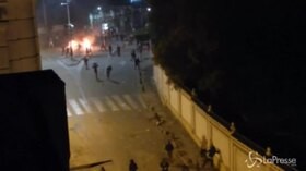 Algeria, scontri durante proteste contro quinto mandato Bouteflik