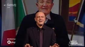 Crozza-Prodi: “Nel Pd si vogliono tutti bene”