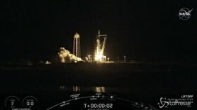 SpaceX lancia nello spazio la capsula Crew Dragon