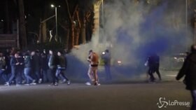 Scontri fra ultrà e polizia prima del derby: Lazio-Roma ad alta tensione
