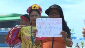 Rio de Janeiro, la festa di Carnevale è anche protesta: cori davanti a casa di Bolsonaro