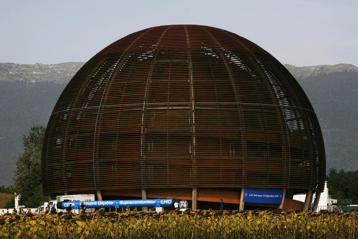 Il Cern taglia i rapporti con il fisico italiano accusato di sessismo
